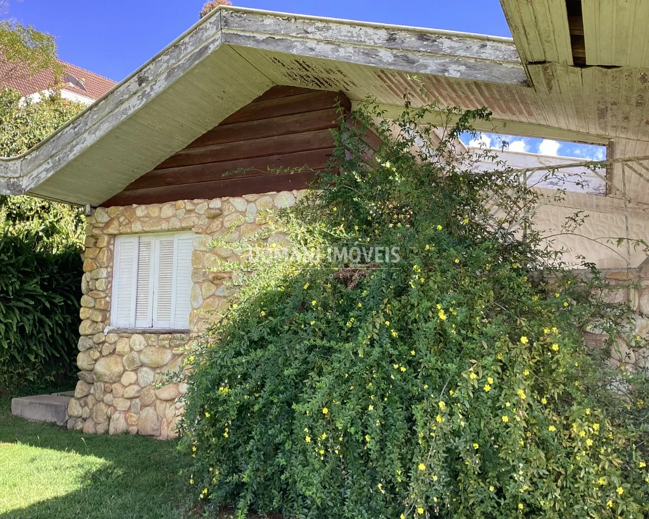 Casa à venda de 3.830 m² em Campos do Jordão, SP, Brasil