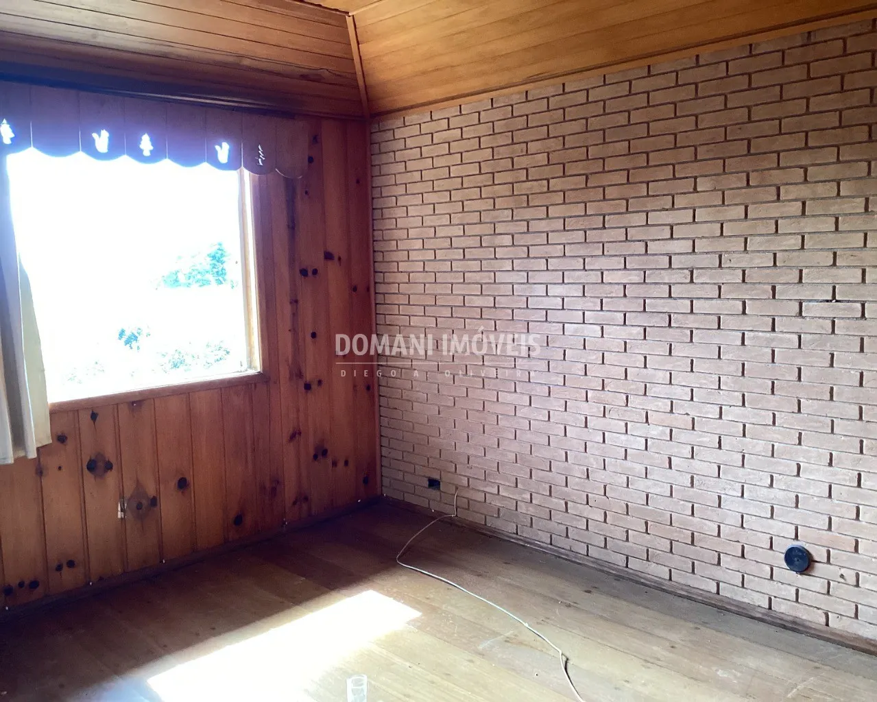 Casa à venda de 3.830 m² em Campos do Jordão, SP, Brasil