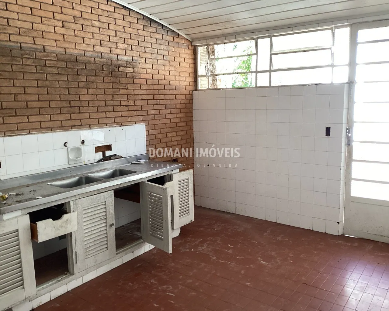 Casa à venda de 3.830 m² em Campos do Jordão, SP, Brasil