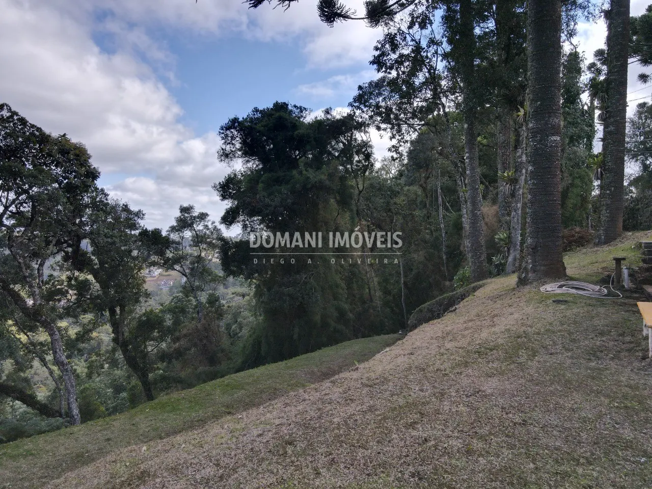 Terreno à venda de 1.115 m² em Campos do Jordão, SP, Brasil