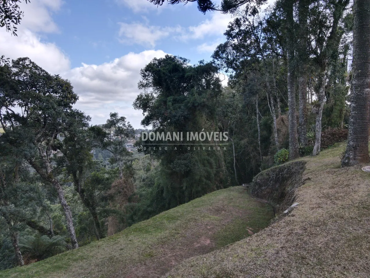 Terreno à venda de 1.115 m² em Campos do Jordão, SP, Brasil