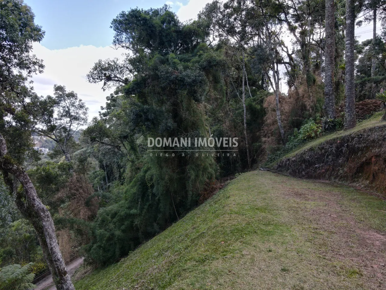Terreno à venda de 1.115 m² em Campos do Jordão, SP, Brasil