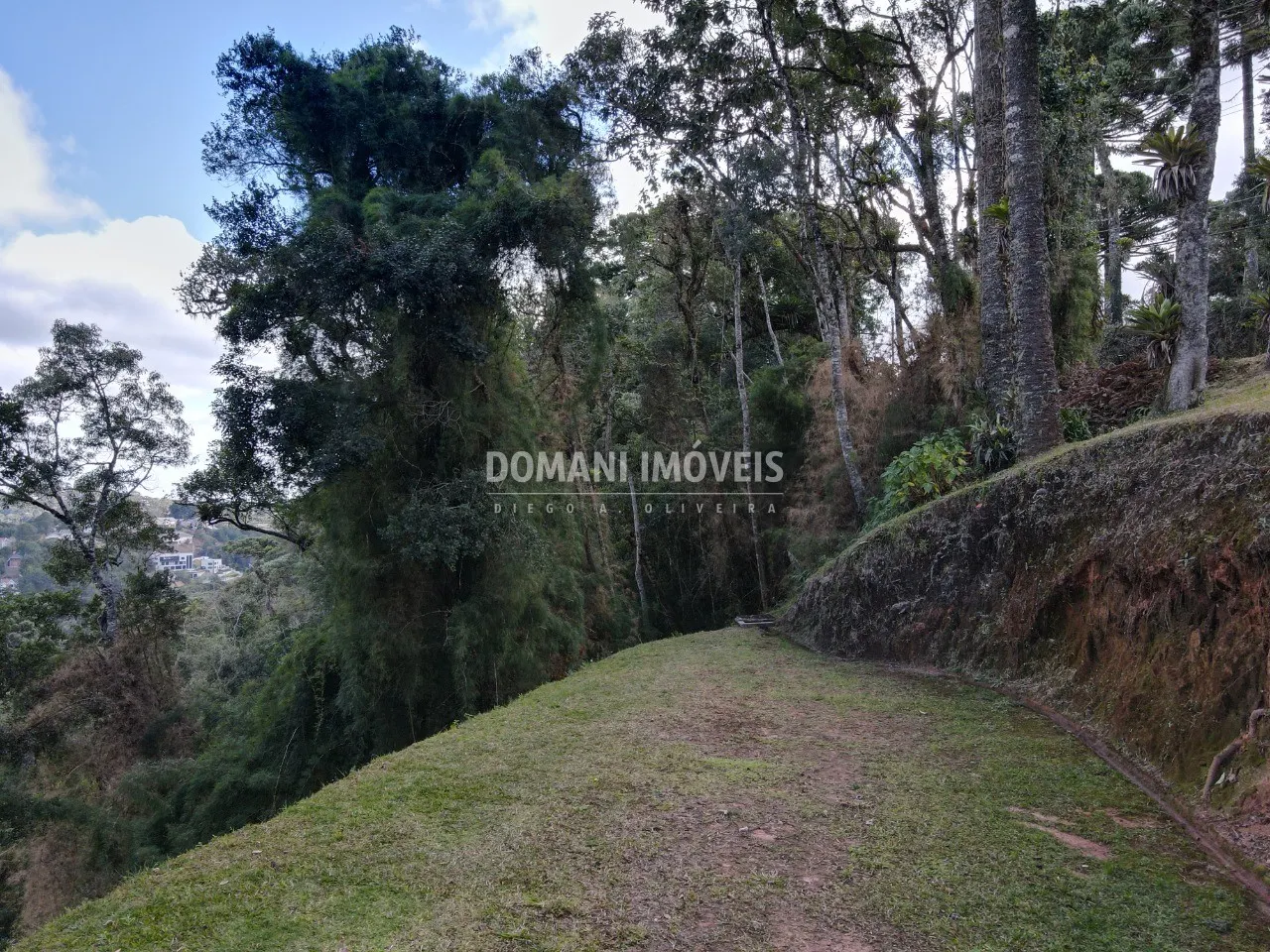 Terreno à venda de 1.115 m² em Campos do Jordão, SP, Brasil