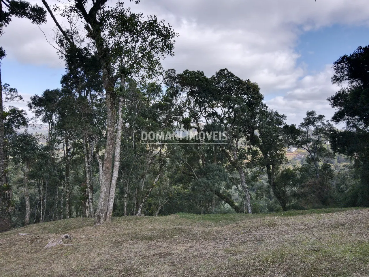 Terreno à venda de 1.115 m² em Campos do Jordão, SP, Brasil