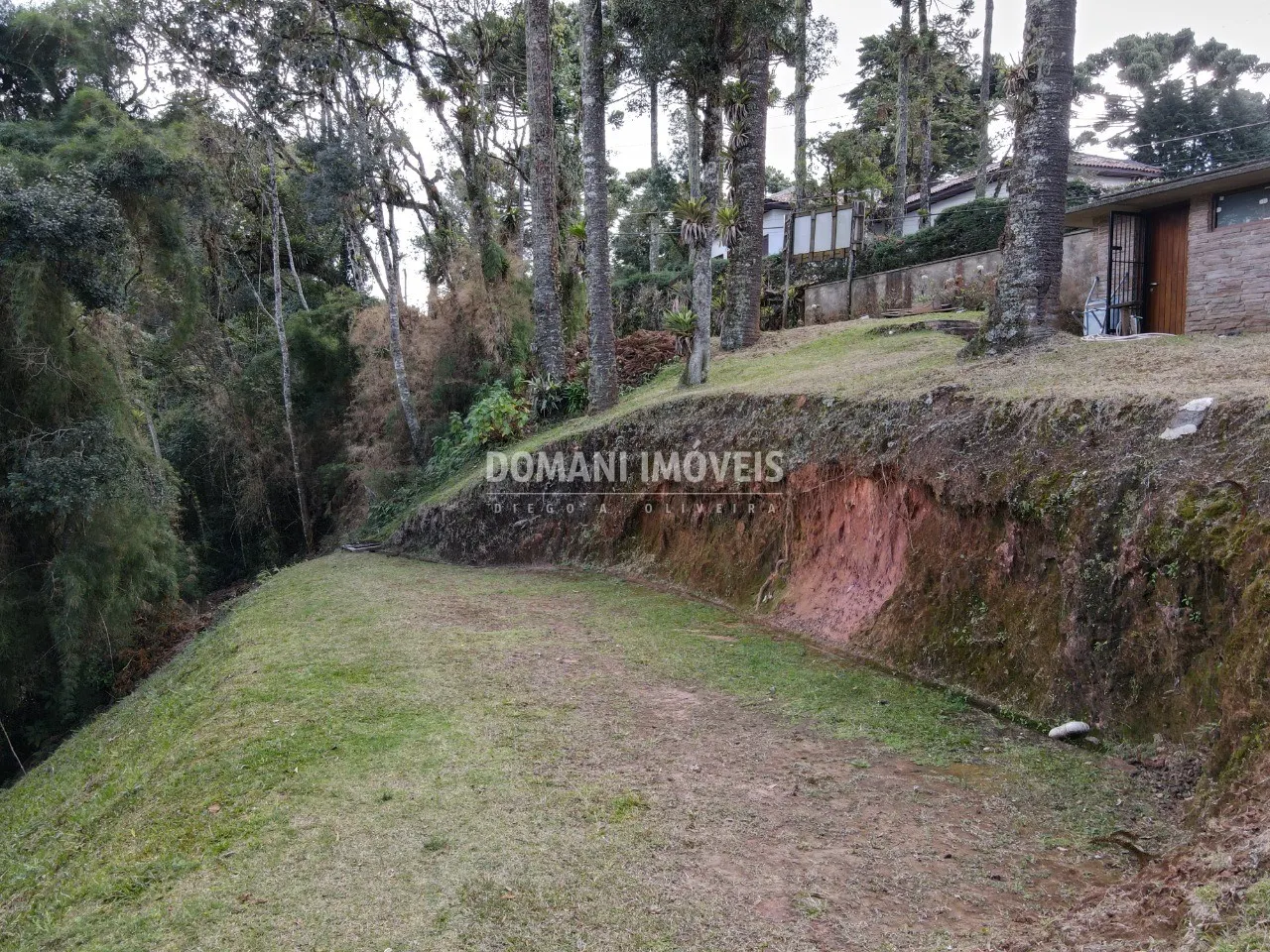 Terreno à venda de 1.115 m² em Campos do Jordão, SP, Brasil