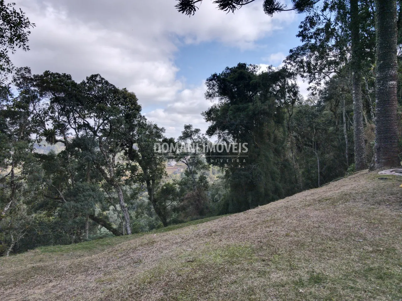 Terreno à venda de 1.115 m² em Campos do Jordão, SP, Brasil