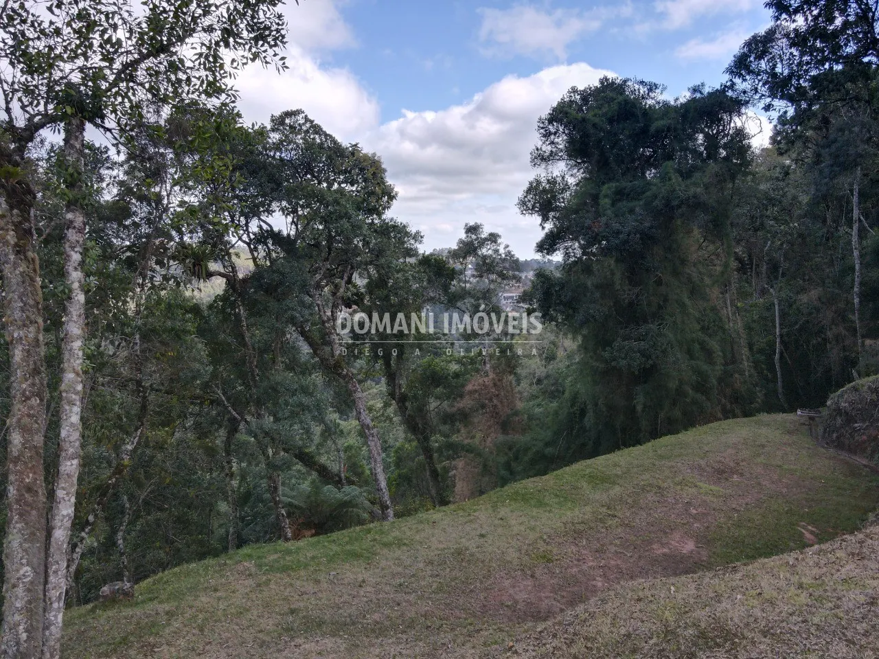 Terreno à venda de 1.115 m² em Campos do Jordão, SP, Brasil