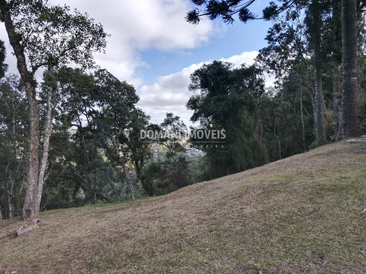 Terreno à venda de 1.115 m² em Campos do Jordão, SP, Brasil