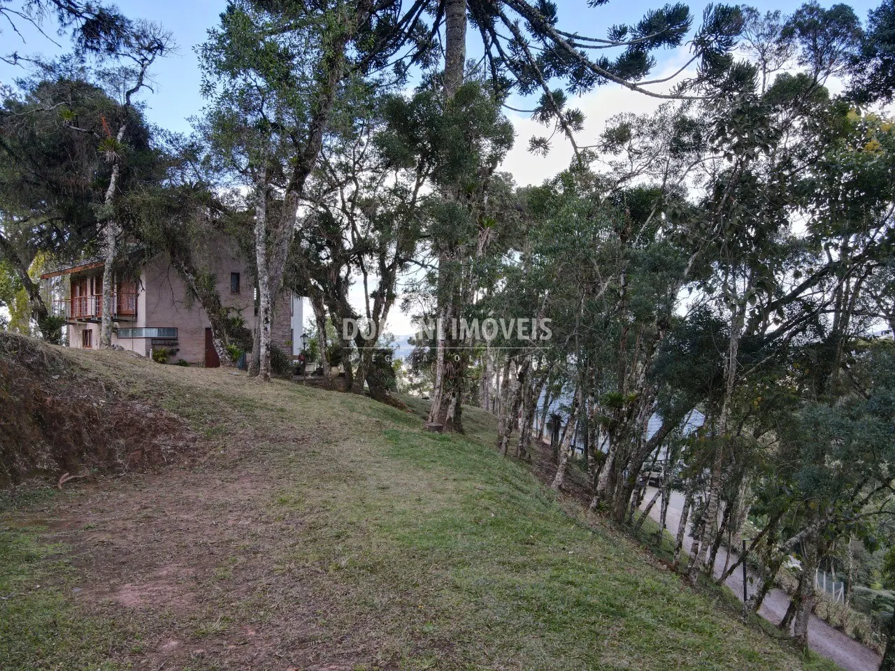 Terreno à venda de 1.115 m² em Campos do Jordão, SP, Brasil