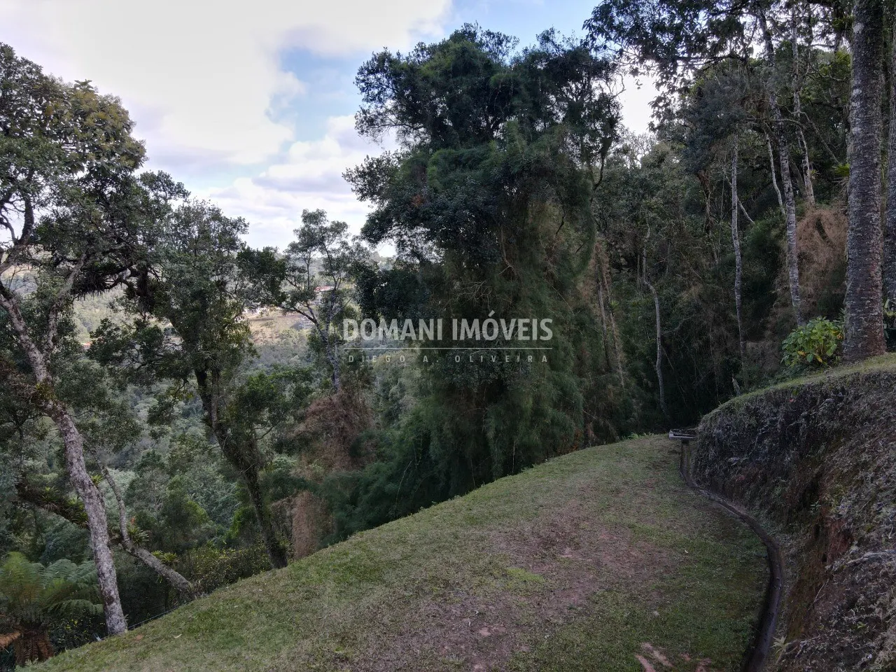 Terreno à venda de 1.115 m² em Campos do Jordão, SP, Brasil