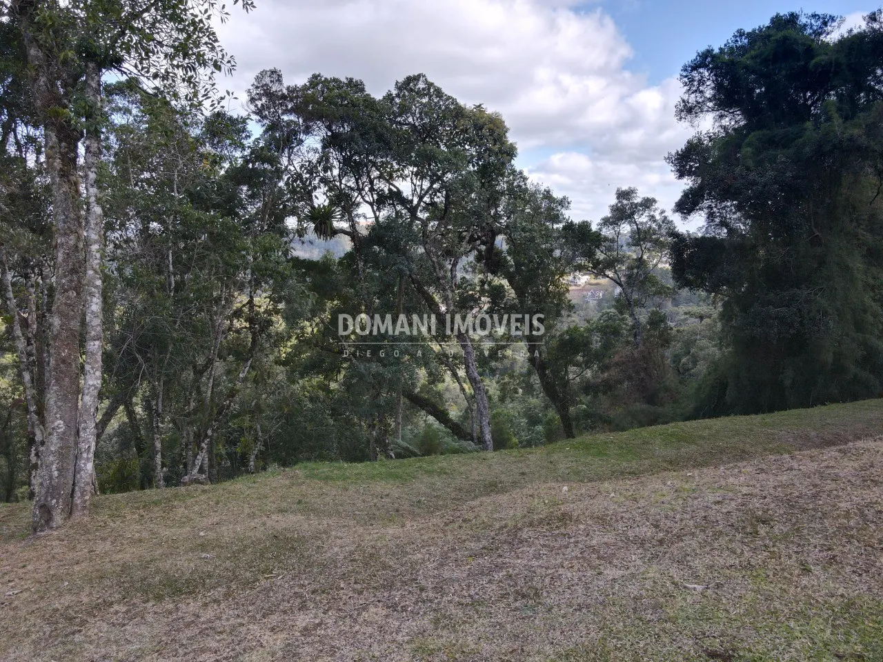 Terreno à venda de 1.115 m² em Campos do Jordão, SP, Brasil