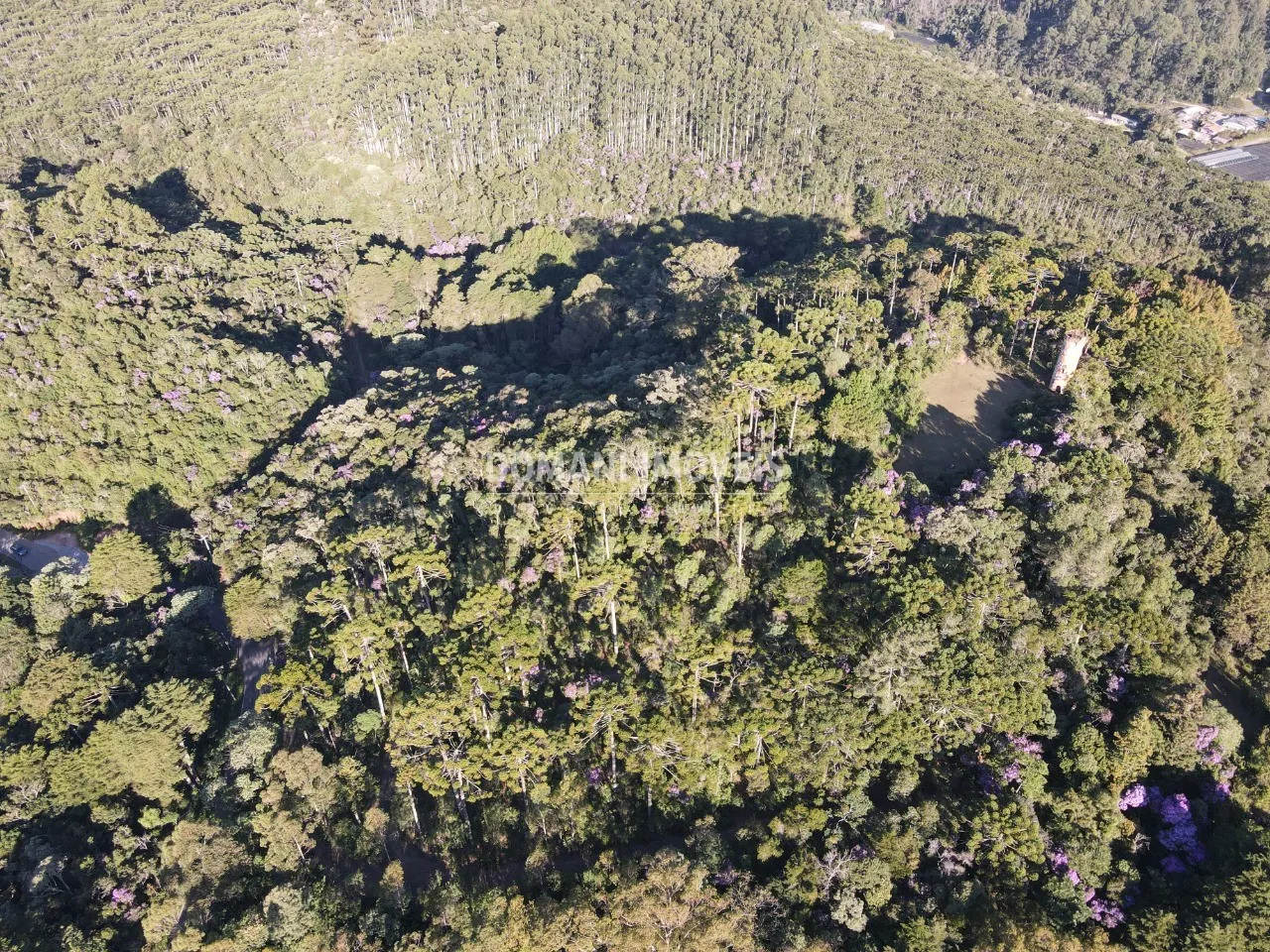 Terreno à venda de 1.380 m² em Campos do Jordão, SP, Brasil