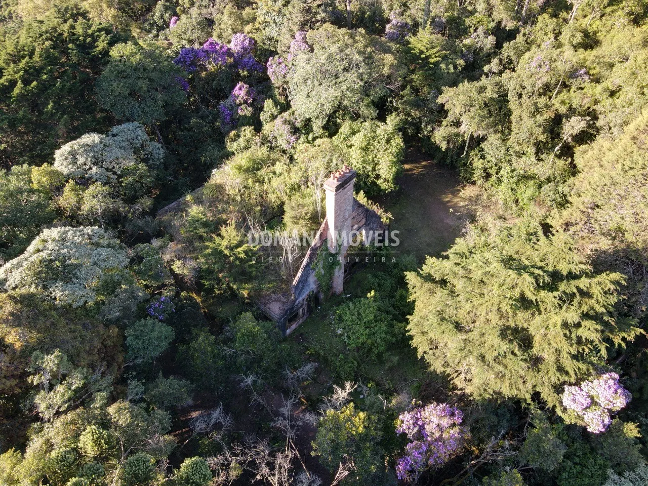 Terreno à venda de 1.380 m² em Campos do Jordão, SP, Brasil