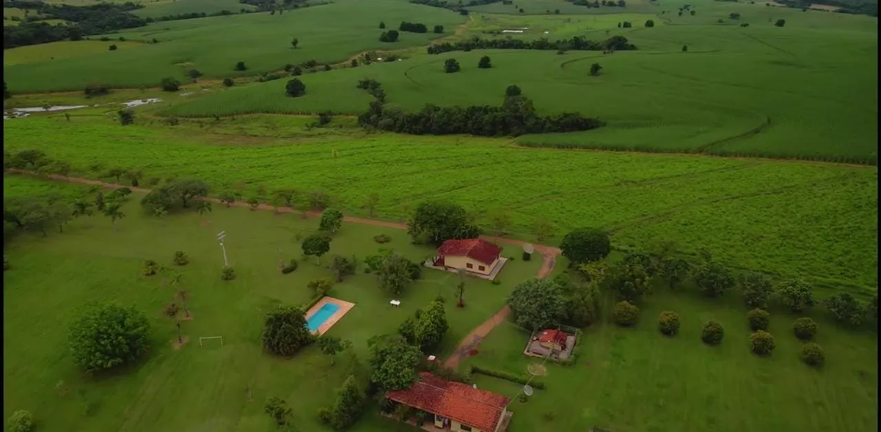 Fazenda à venda e para Arrendar de 194 ha em Quadra, SP, Brasil