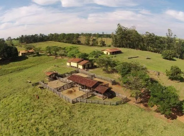 Fazenda à venda e para Arrendar de 194 ha em Quadra, SP, Brasil