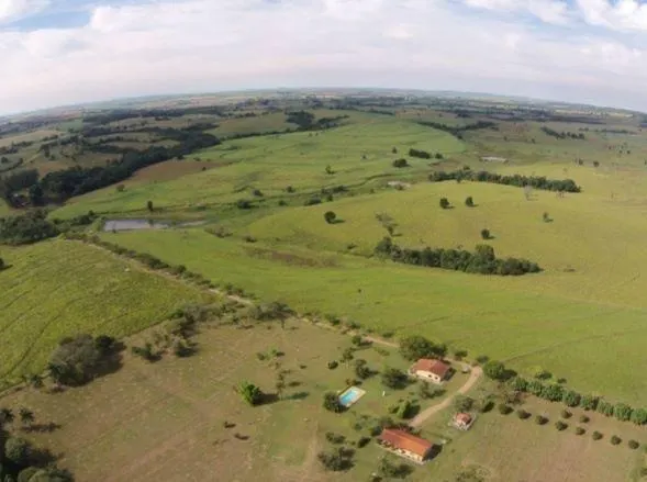 Fazenda à venda e para Arrendar de 194 ha em Quadra, SP, Brasil