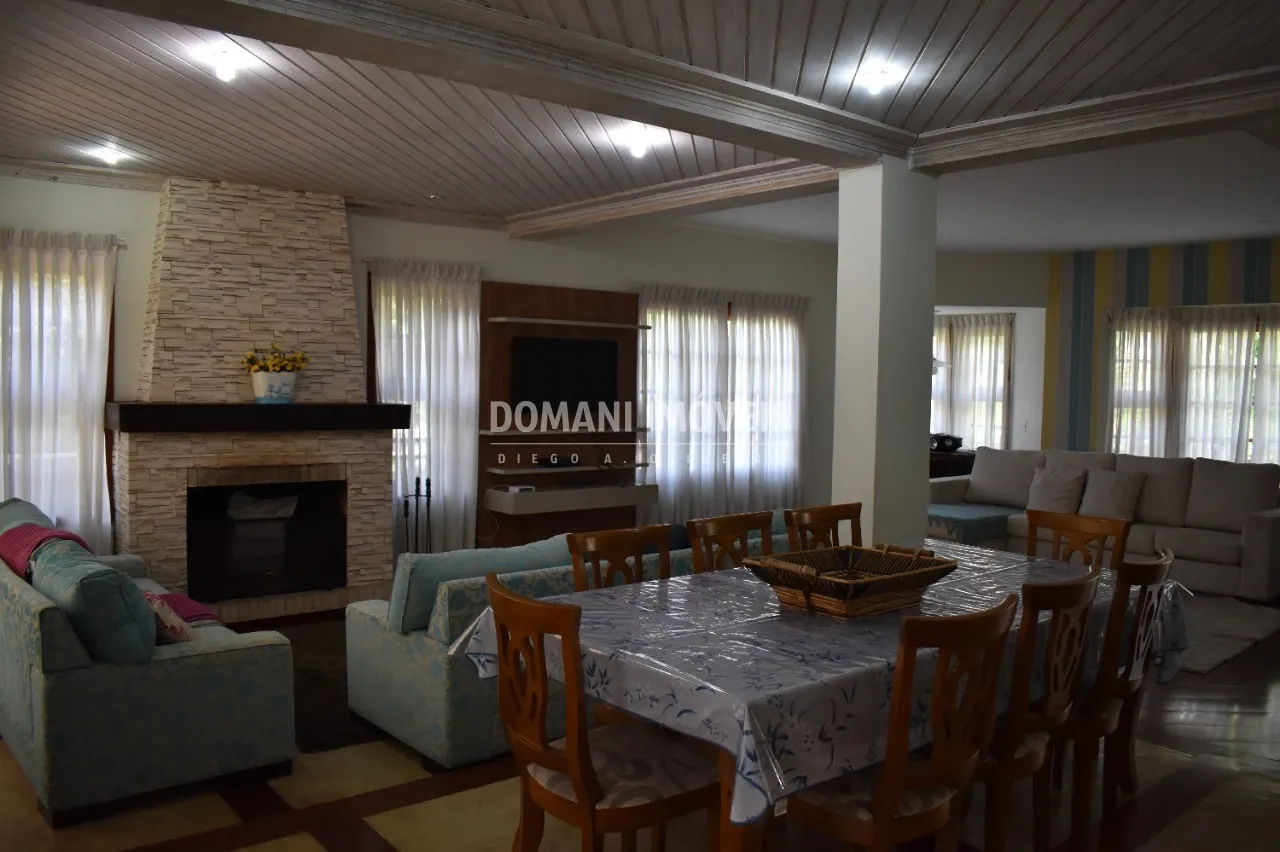 Casa à venda de 1.630 m² em Campos do Jordão, SP, Brasil