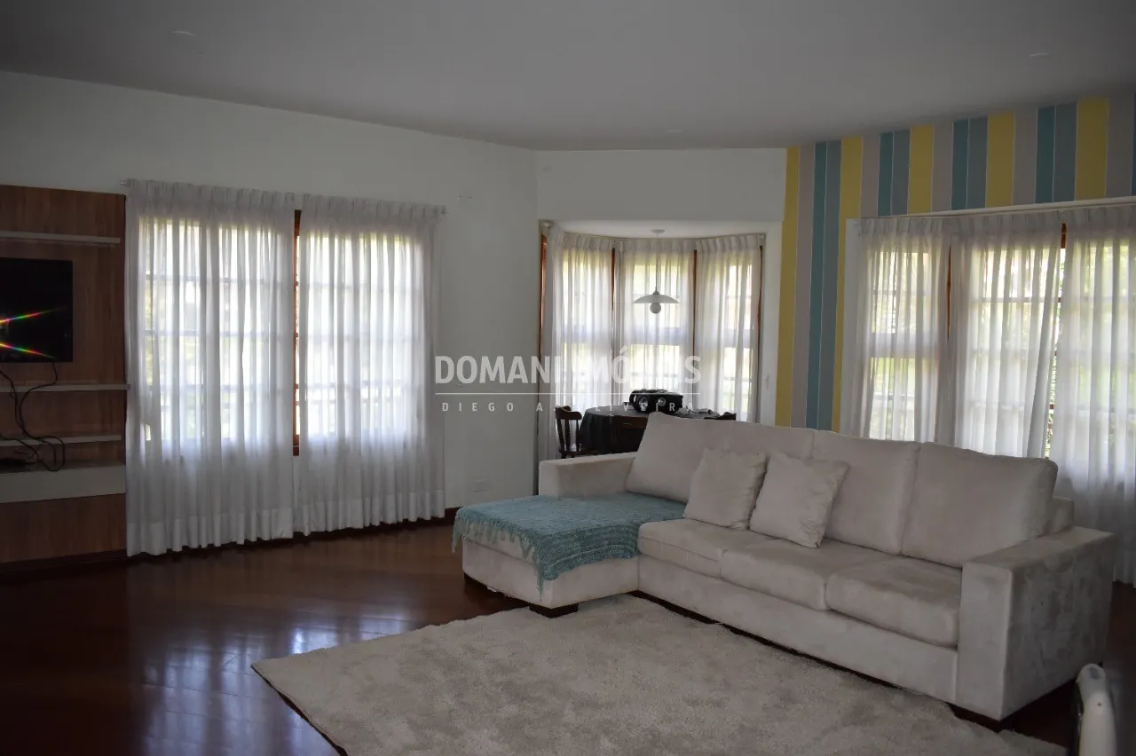 Casa à venda de 1.630 m² em Campos do Jordão, SP, Brasil