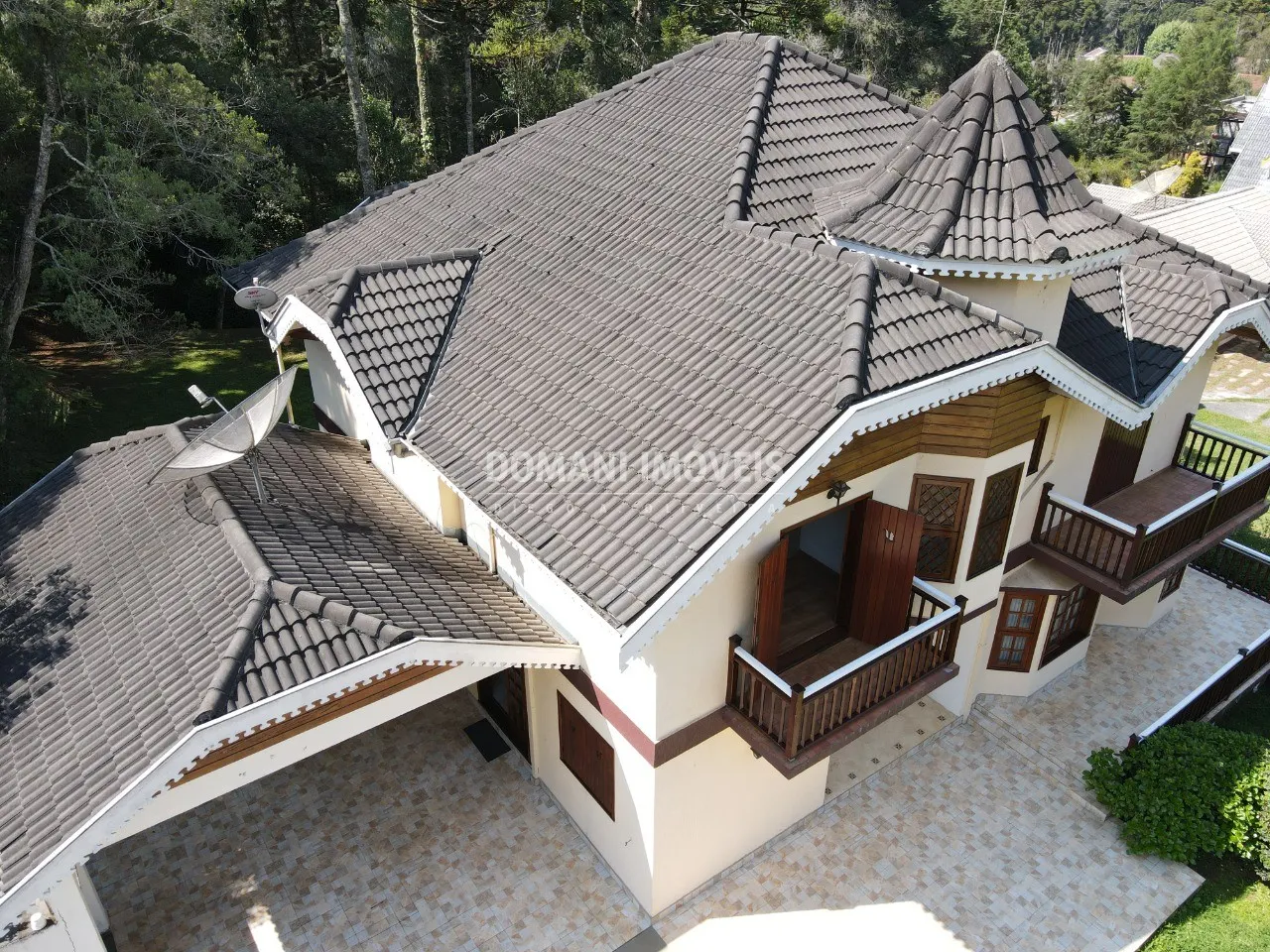 Casa à venda de 1.630 m² em Campos do Jordão, SP, Brasil
