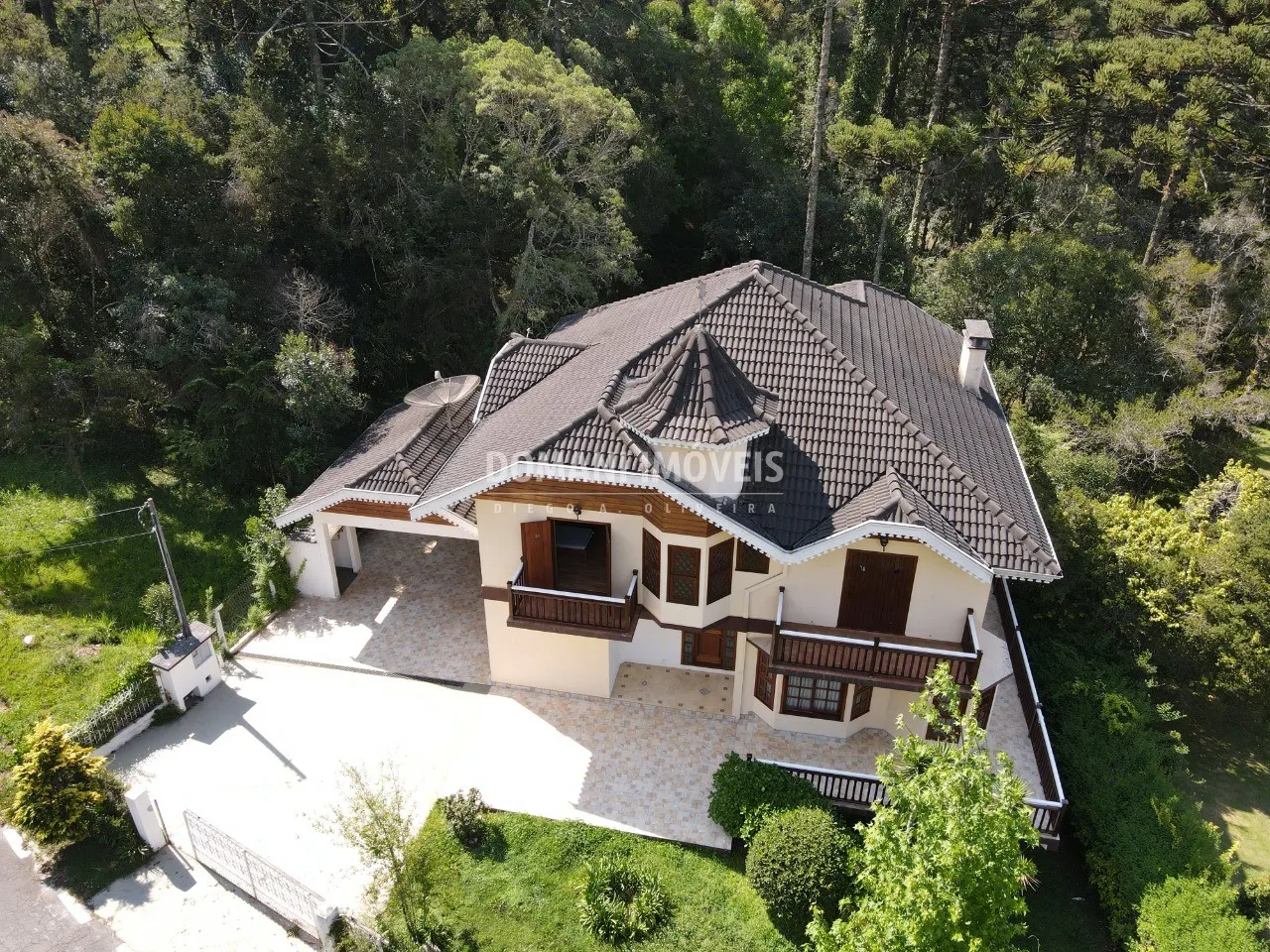 Casa à venda de 1.630 m² em Campos do Jordão, SP, Brasil