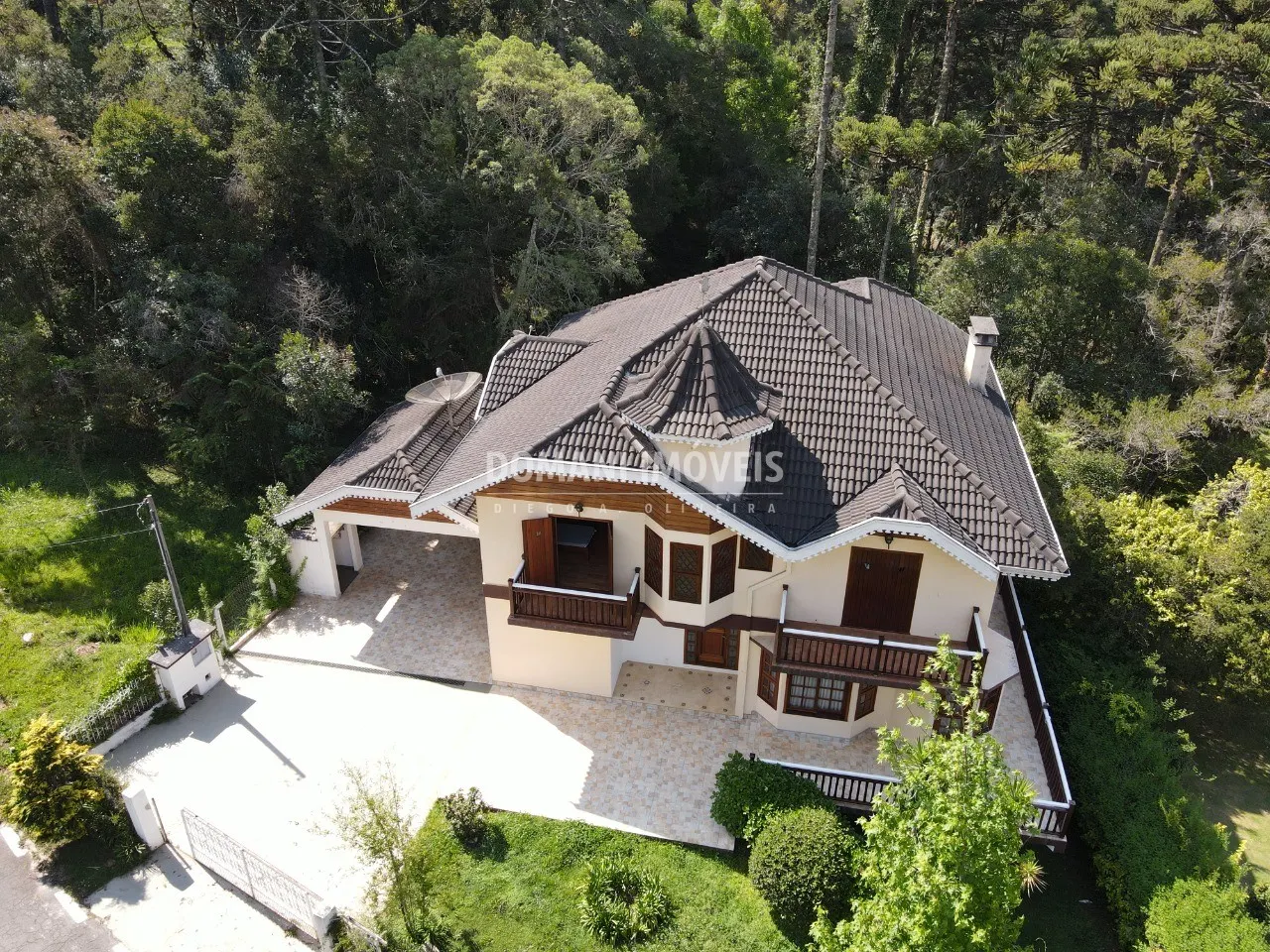 Casa à venda de 1.630 m² em Campos do Jordão, SP, Brasil
