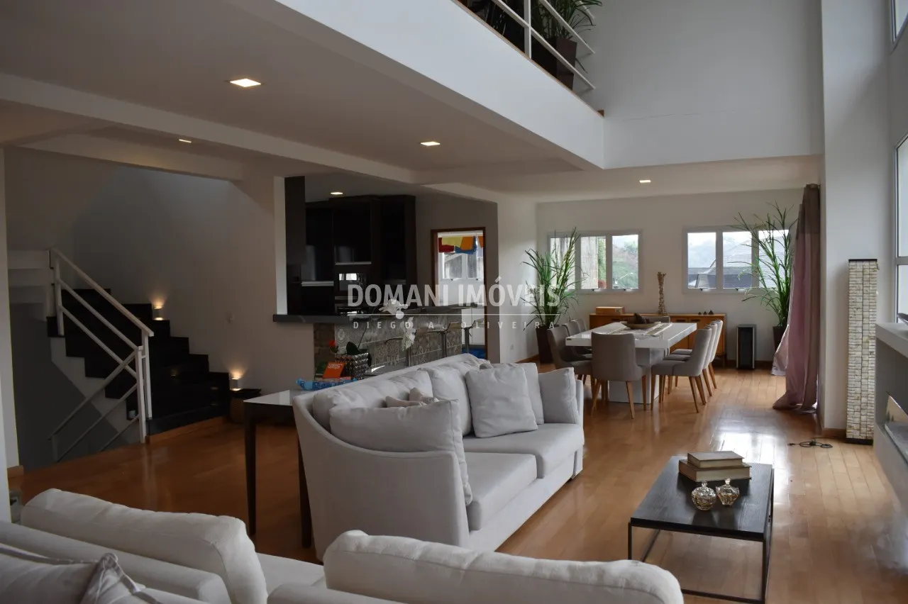 Casa à venda de 1.450 m² em Campos do Jordão, SP, Brasil