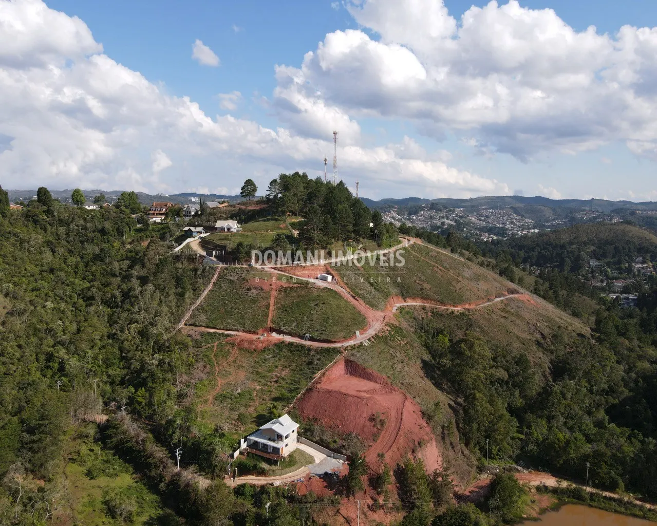 Terreno à venda de 2.420 m² em Campos do Jordão, SP, Brasil