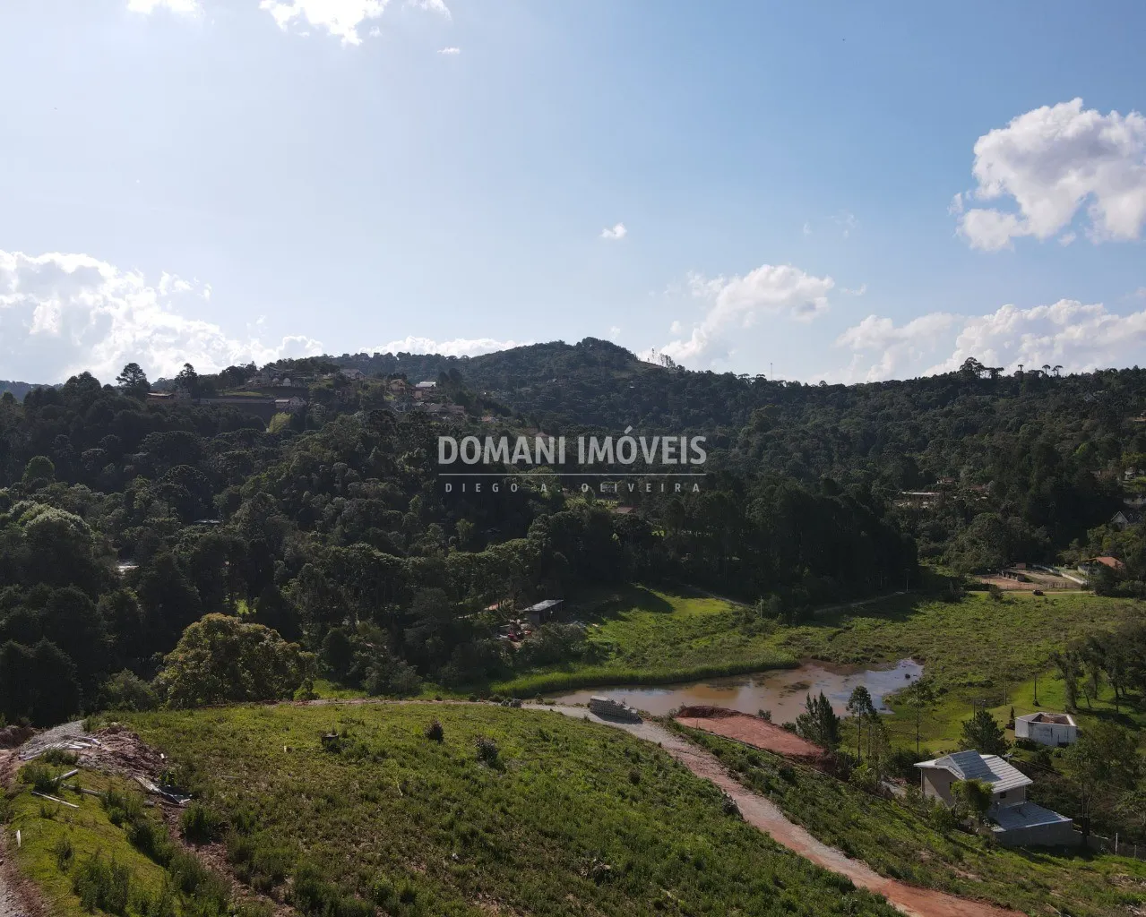 Terreno à venda de 2.420 m² em Campos do Jordão, SP, Brasil