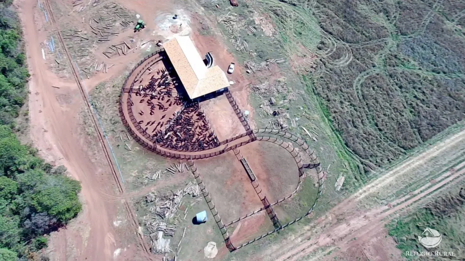 Fazenda à venda de 1.702 ha em Cassilândia, MS, Brasil