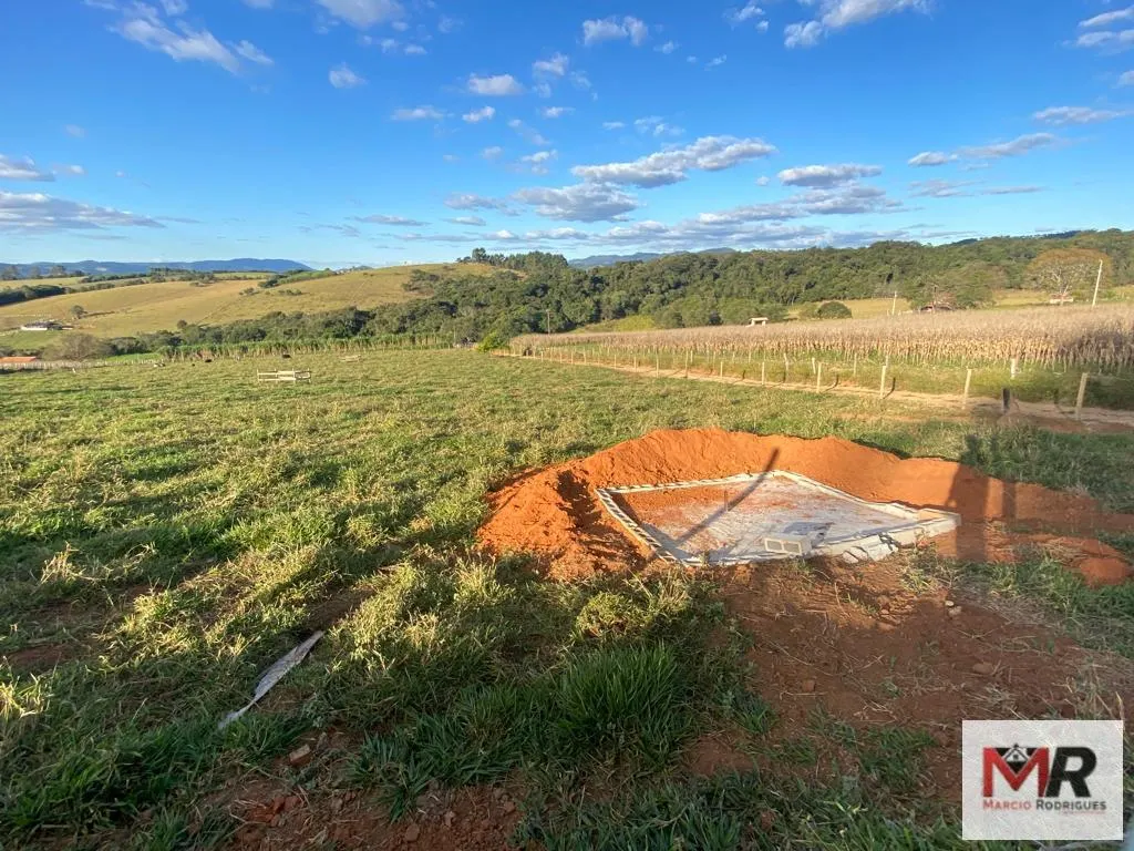 Sítio à venda e para Arrendar de 6 ha em Careaçu, MG, Brasil