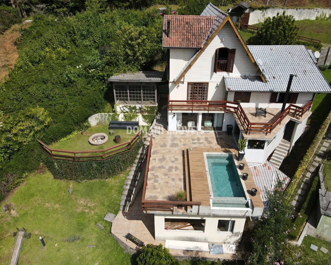 Casa à venda de 1.220 m² em Campos do Jordão, SP, Brasil