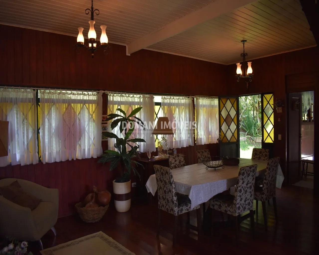 Casa à venda de 1.220 m² em Campos do Jordão, SP, Brasil