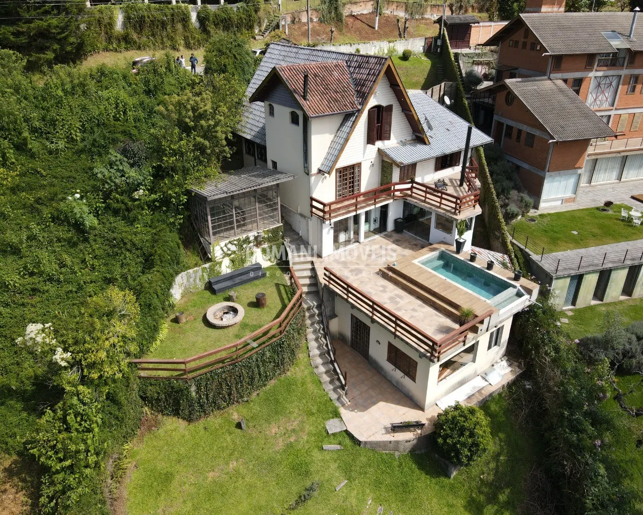 Casa à venda de 1.220 m² em Campos do Jordão, SP, Brasil