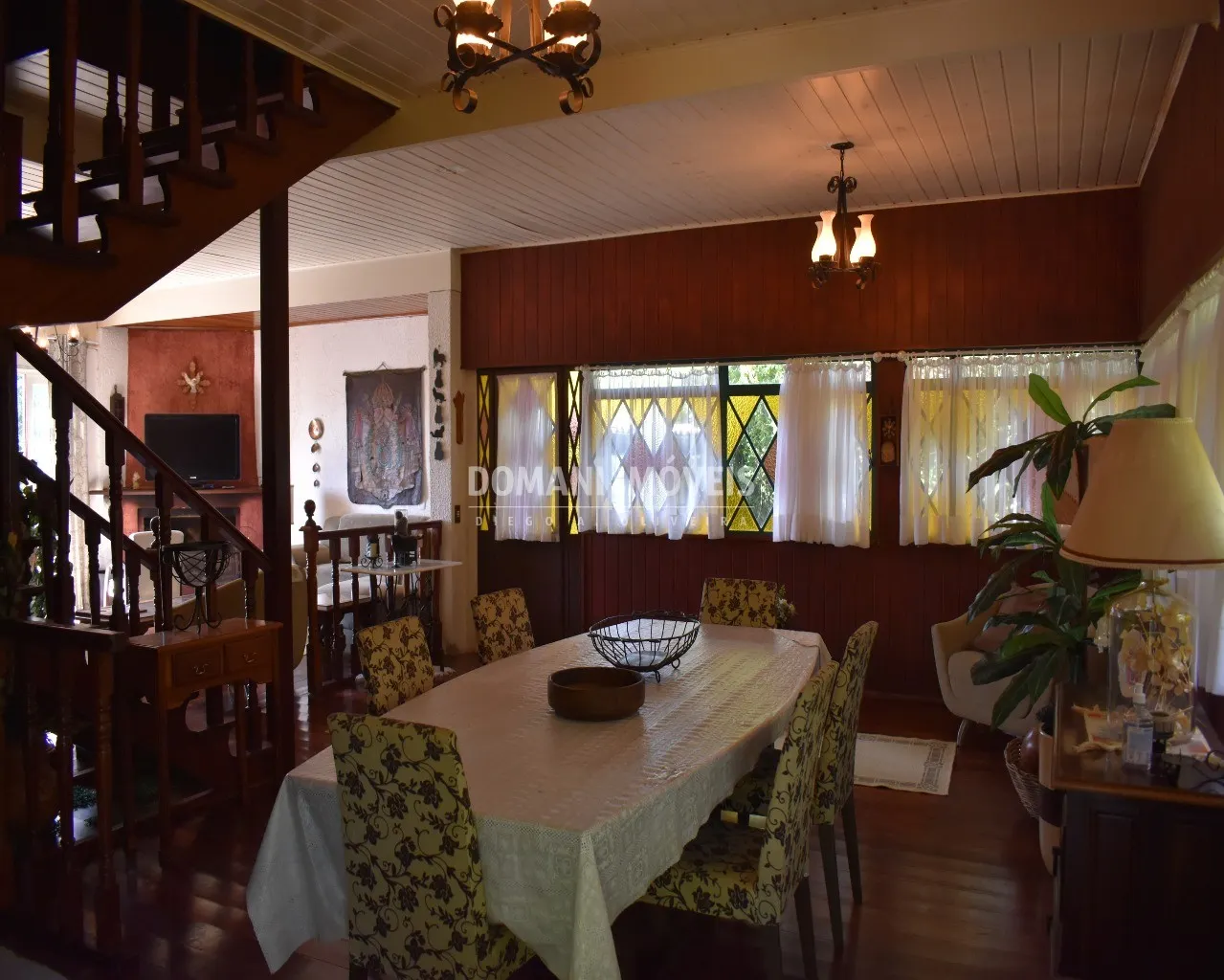 Casa à venda de 1.220 m² em Campos do Jordão, SP, Brasil