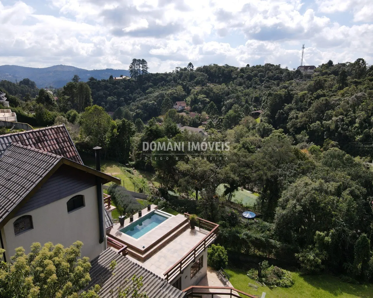 Casa à venda de 1.220 m² em Campos do Jordão, SP, Brasil