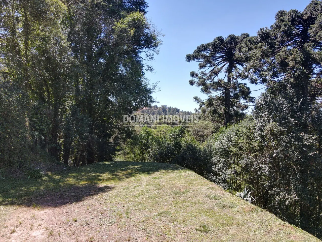 Terreno à venda de 1.750 m² em Campos do Jordão, SP, Brasil