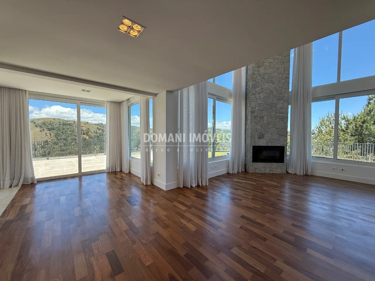 House for sale of 1,900 m² in Campos do Jordão, SP, Brazil