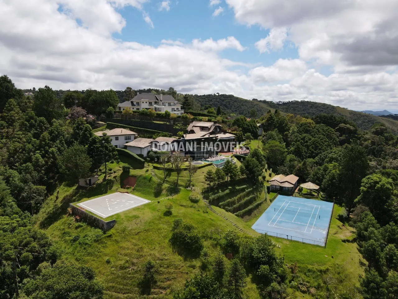 Casa à venda de 9.400 m² em Campos do Jordão, SP, Brasil
