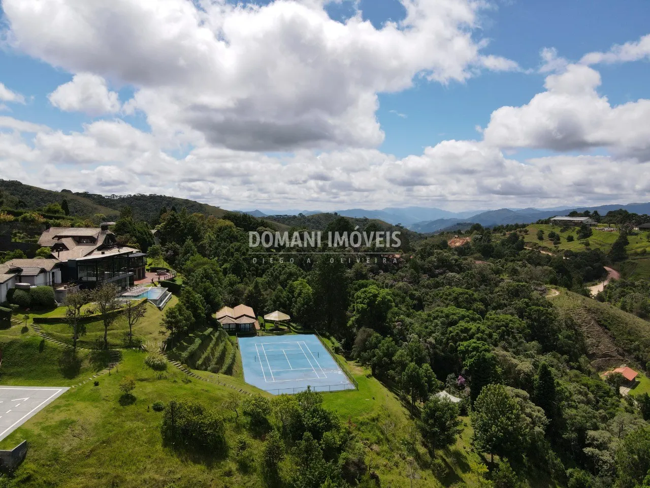 Casa à venda de 9.400 m² em Campos do Jordão, SP, Brasil
