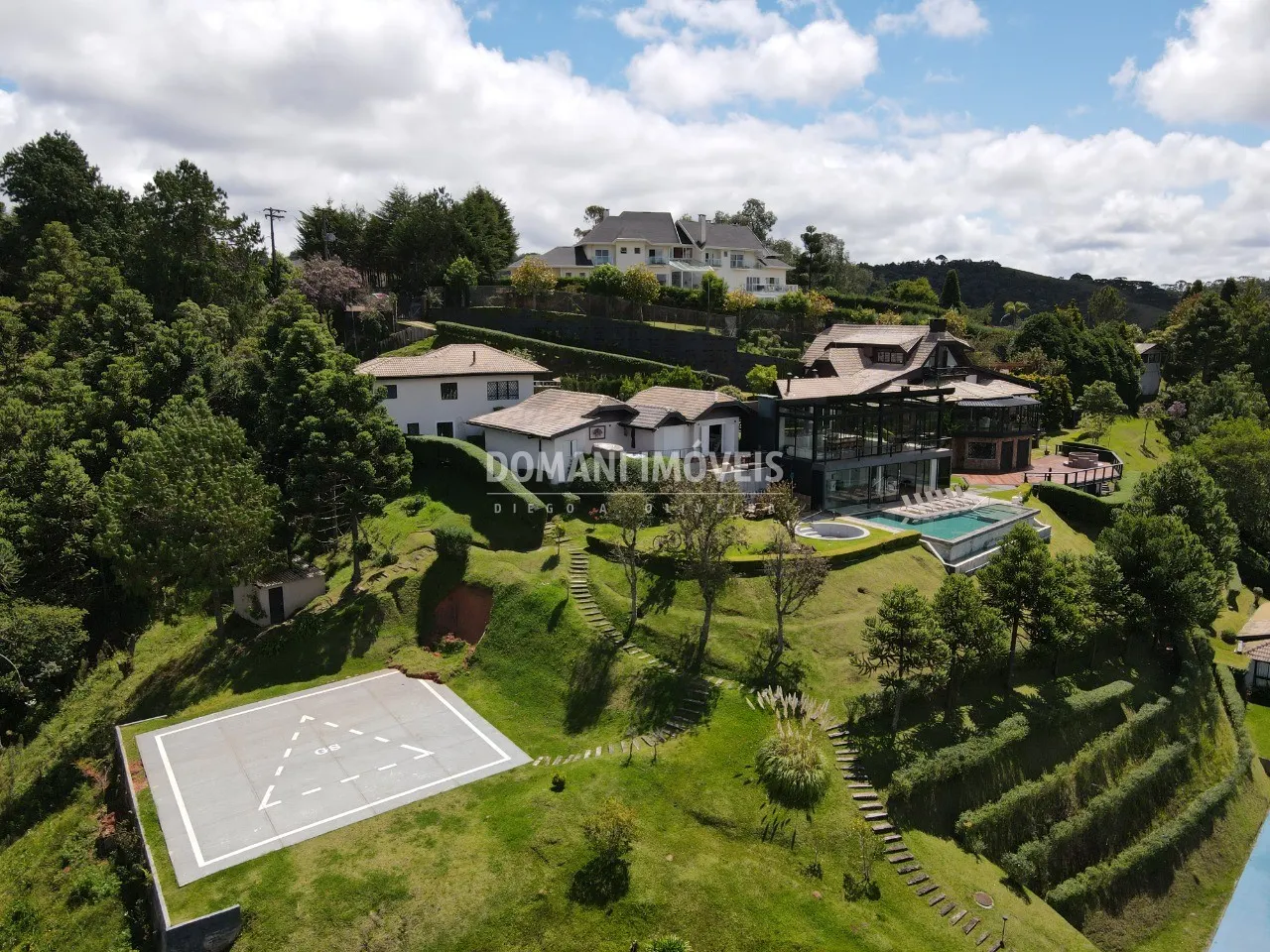 Casa à venda de 9.400 m² em Campos do Jordão, SP, Brasil