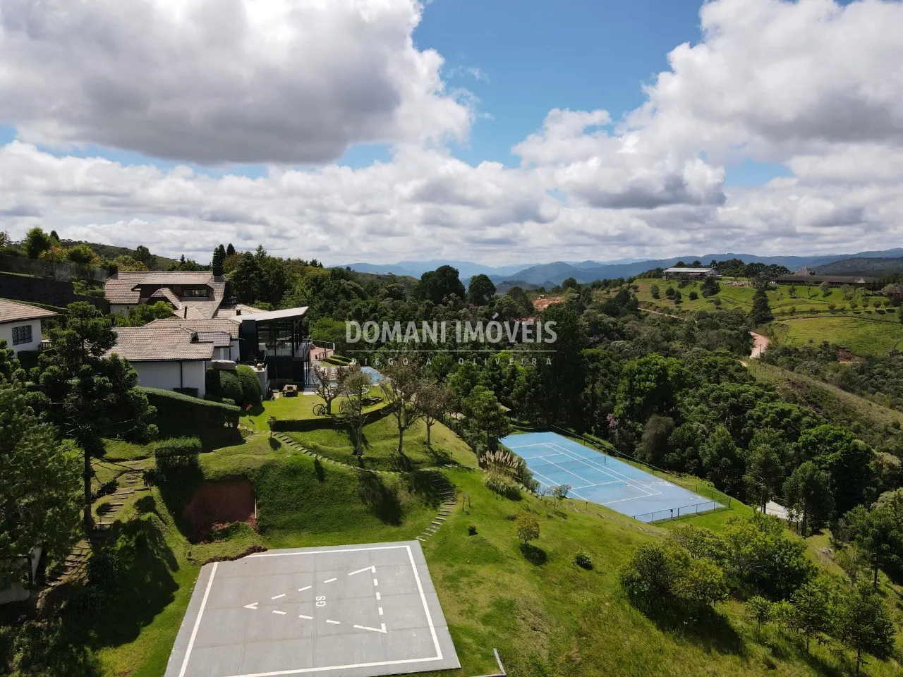 Casa à venda de 9.400 m² em Campos do Jordão, SP, Brasil