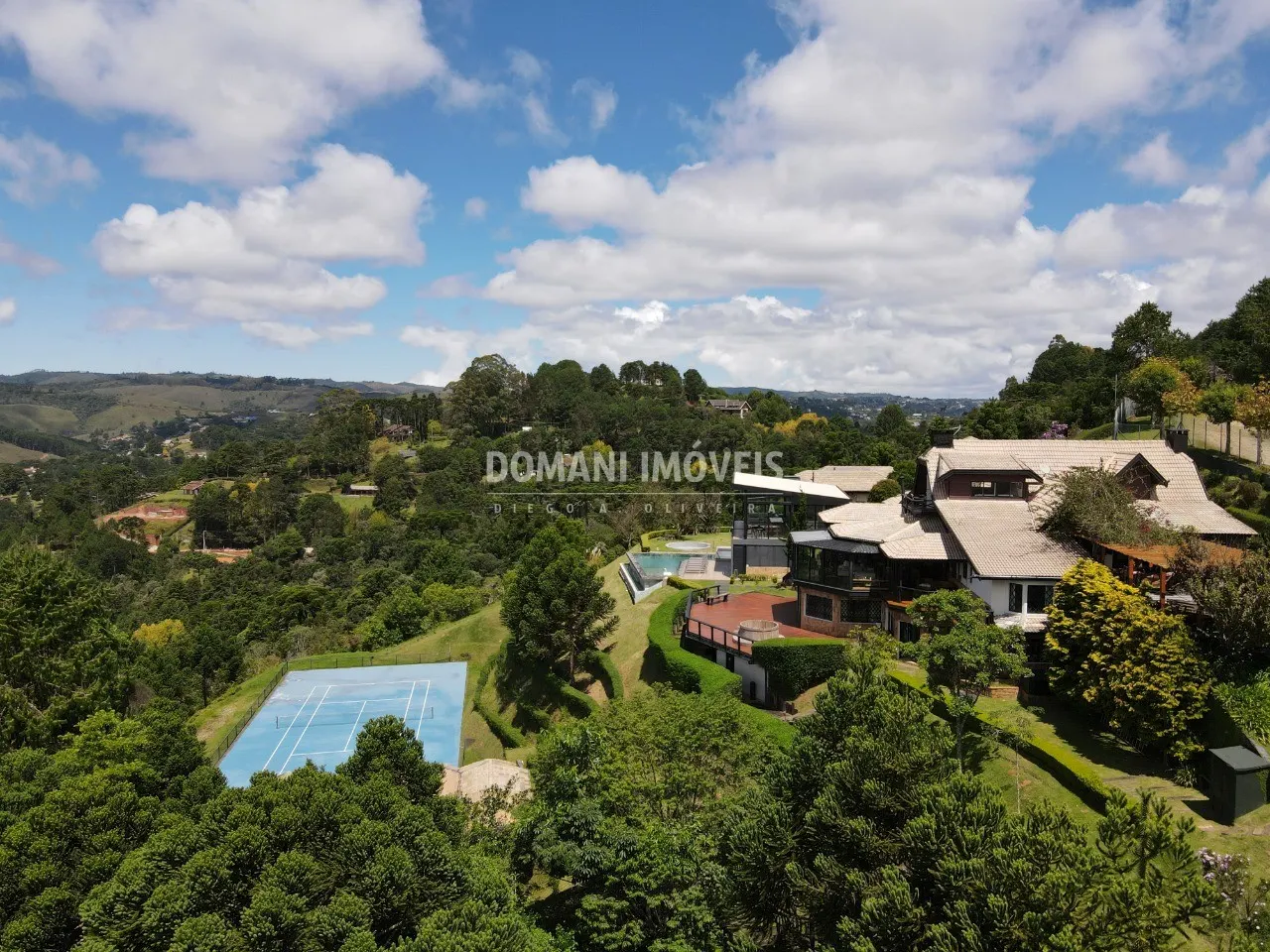 Casa à venda de 9.400 m² em Campos do Jordão, SP, Brasil