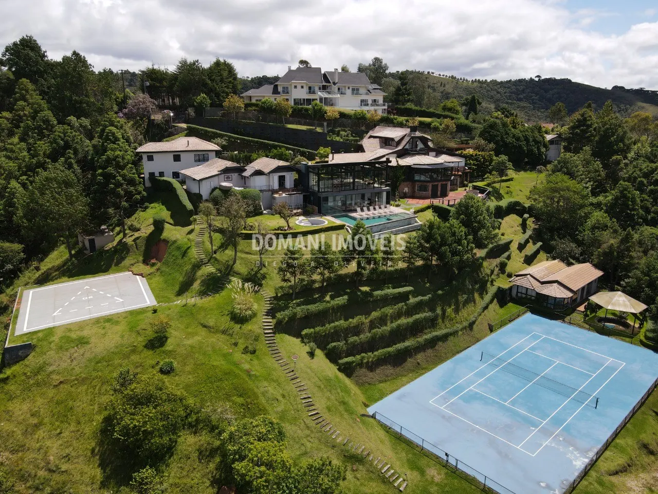 Casa à venda de 9.400 m² em Campos do Jordão, SP, Brasil