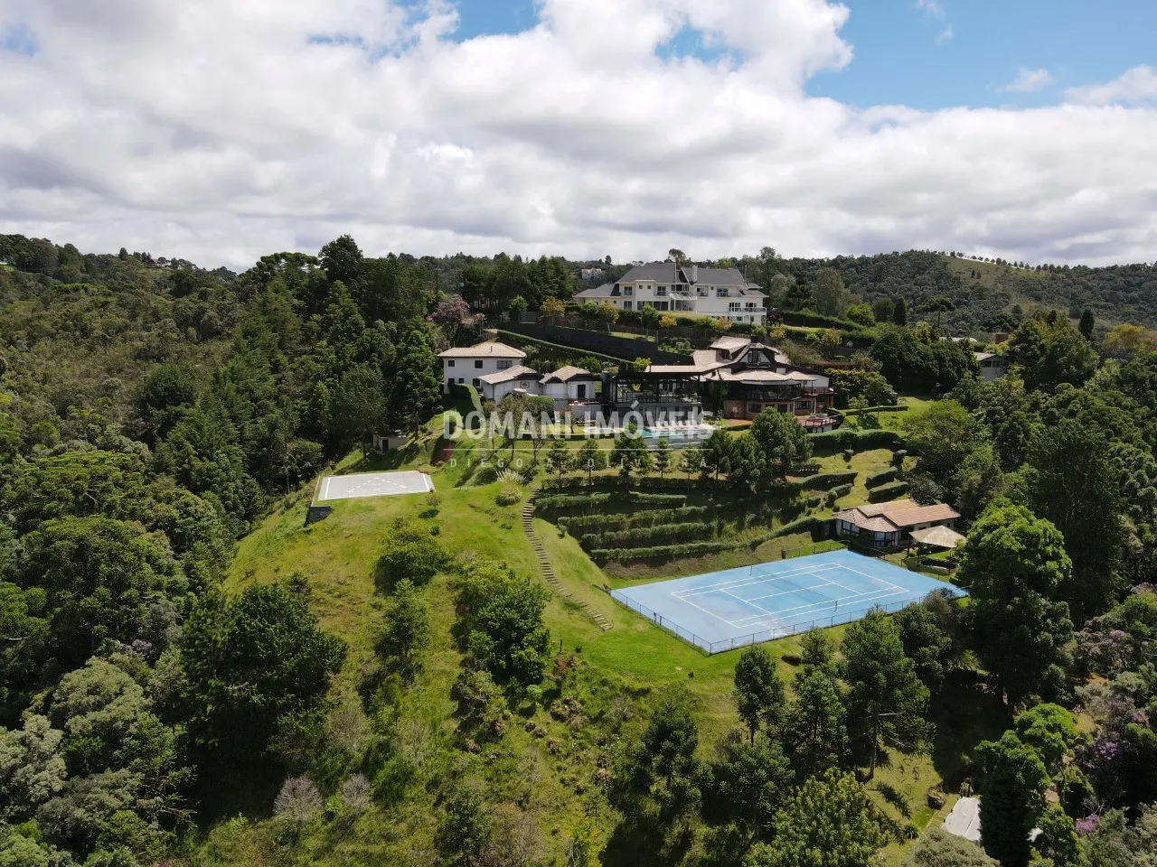 Casa à venda de 9.400 m² em Campos do Jordão, SP, Brasil