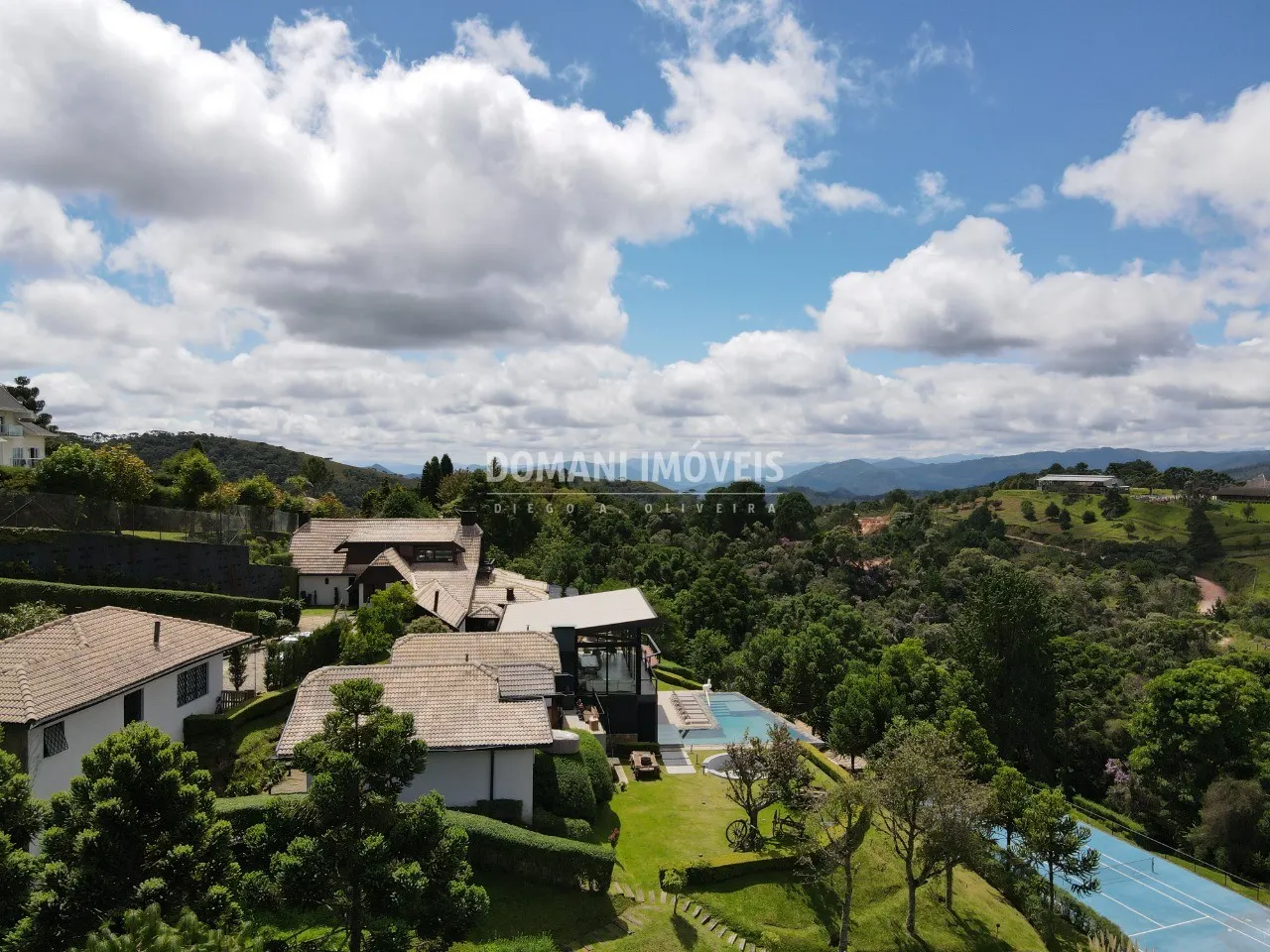Casa à venda de 9.400 m² em Campos do Jordão, SP, Brasil