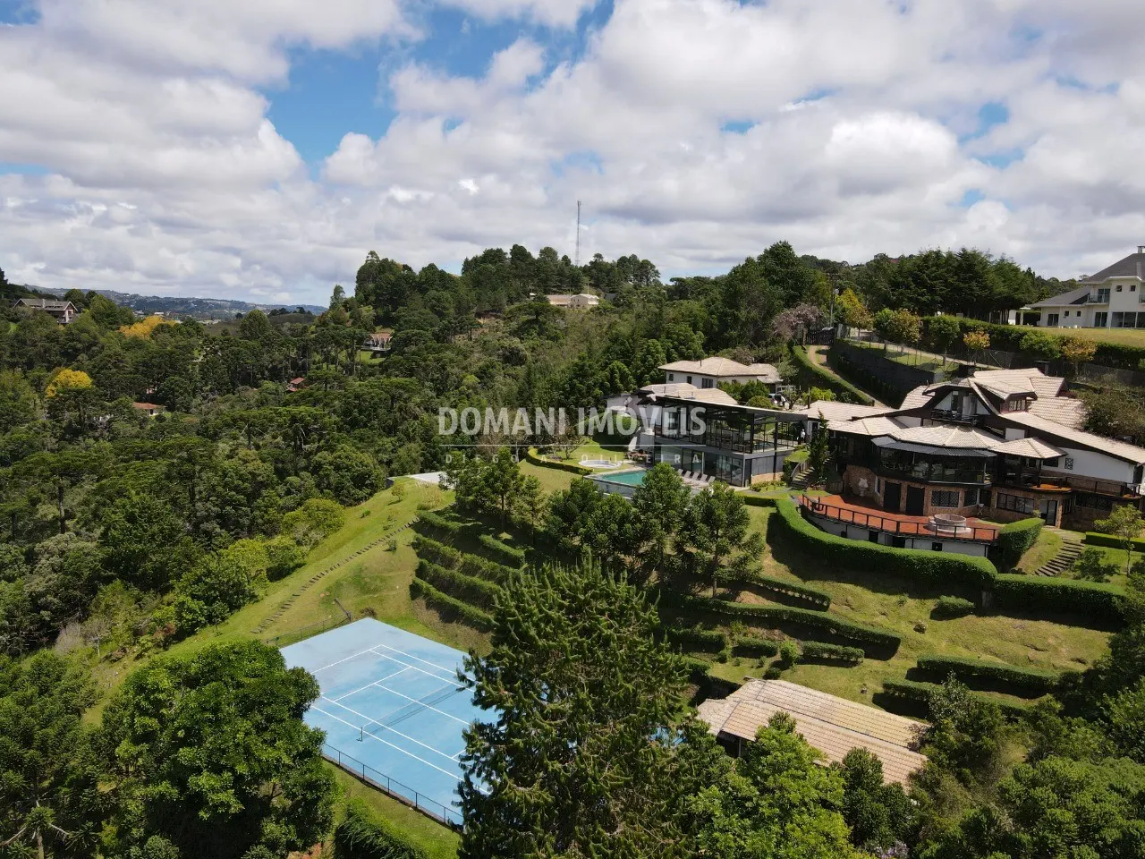 Casa à venda de 9.400 m² em Campos do Jordão, SP, Brasil