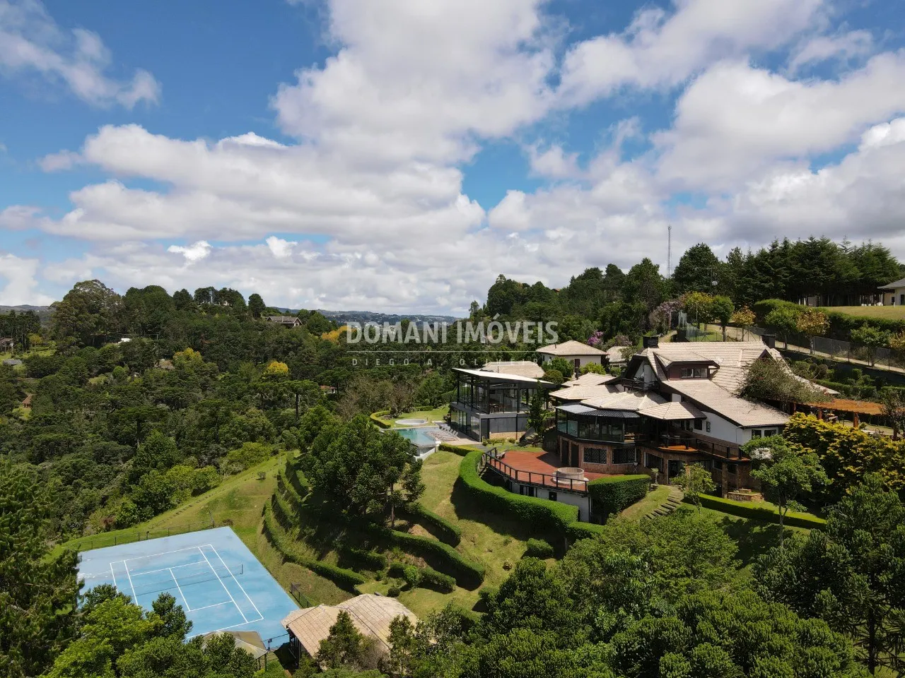Casa à venda de 9.400 m² em Campos do Jordão, SP, Brasil
