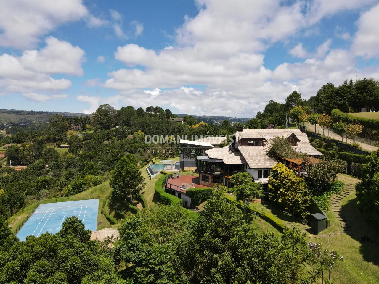 Casa à venda de 9.400 m² em Campos do Jordão, SP, Brasil