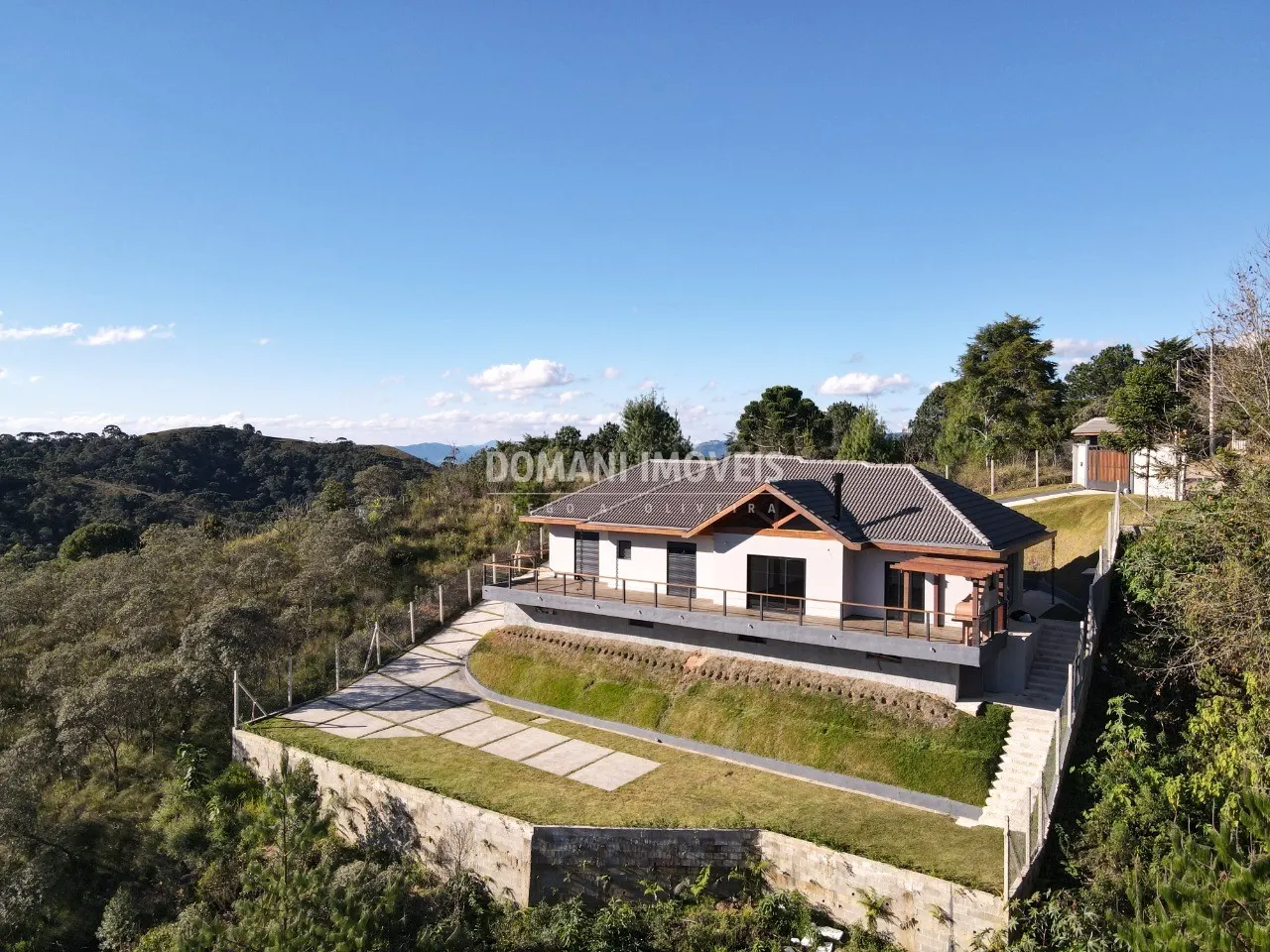 Casa à venda de 1.000 m² em Campos do Jordão, SP, Brasil