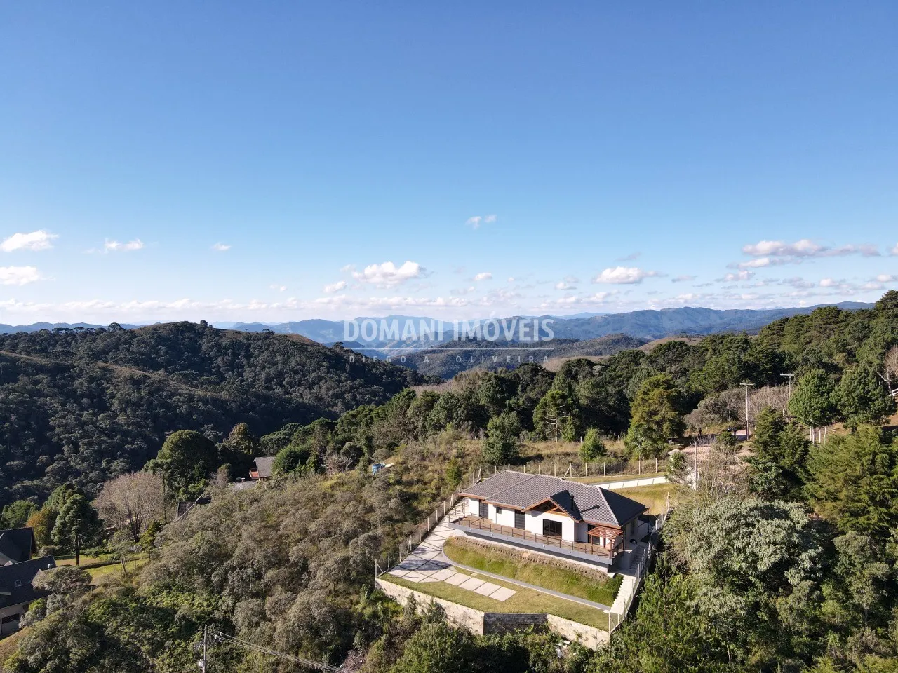Casa à venda de 1.000 m² em Campos do Jordão, SP, Brasil